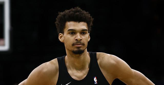 Stein：文班亚马在大学参加了几场全场的比赛 表现相当出色